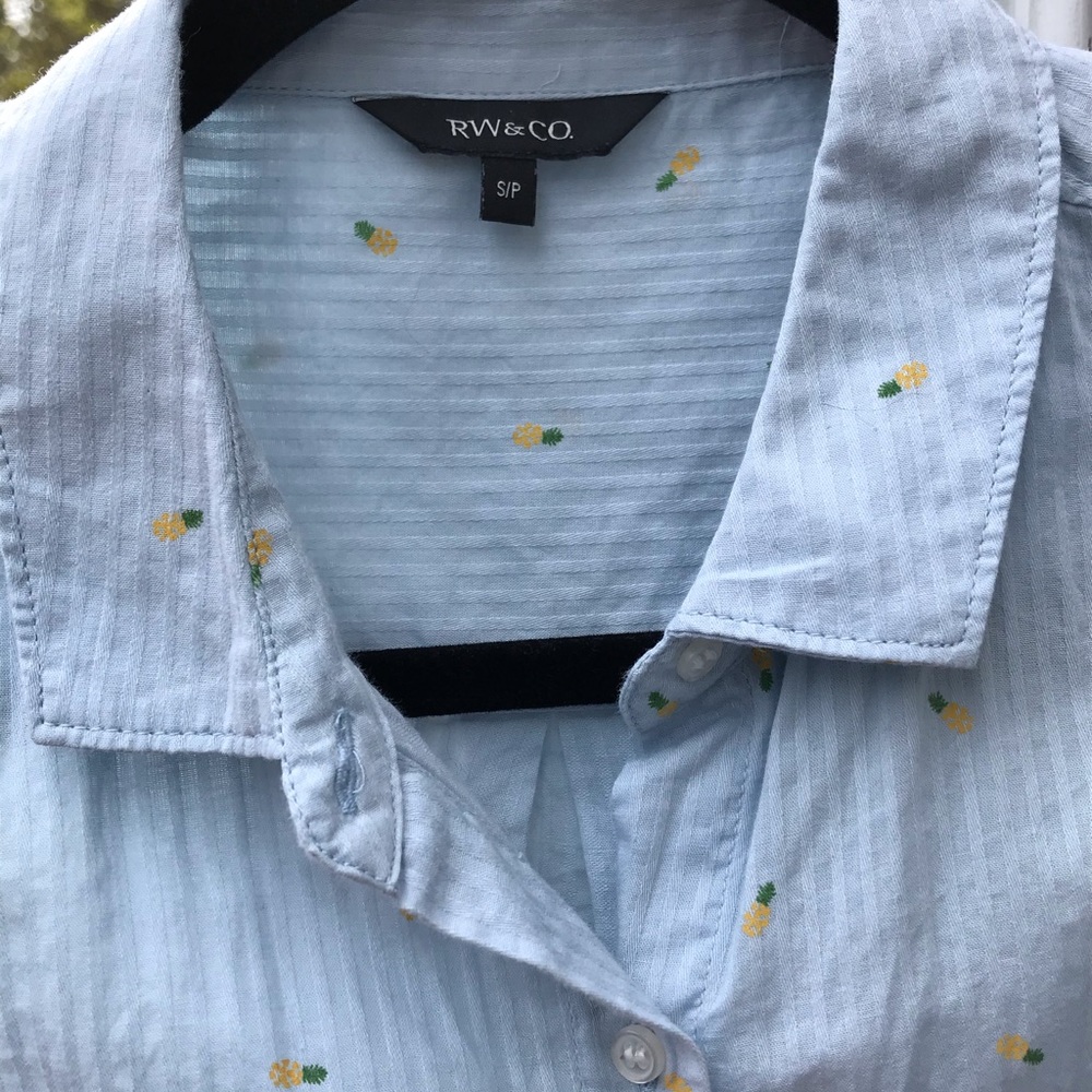 Classic RW & co Women’s button up size M